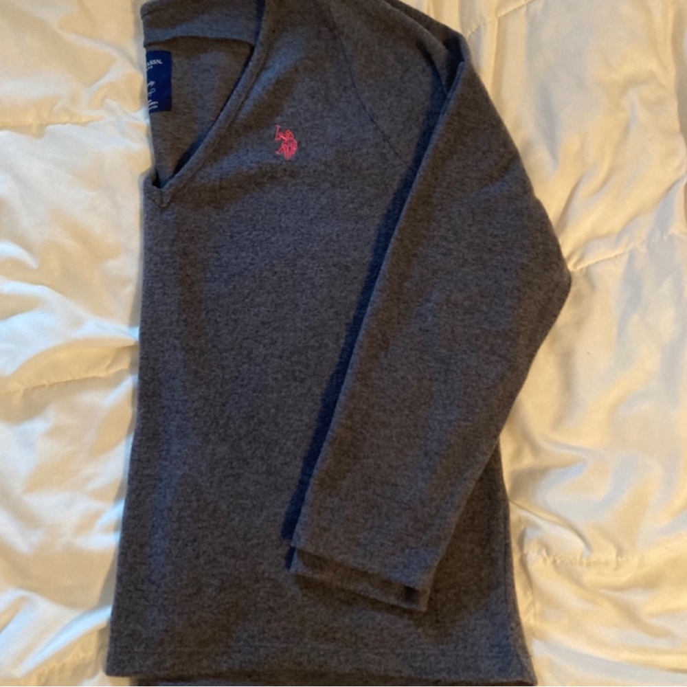 Us Polo beautiful gray  V-neck sweater size large